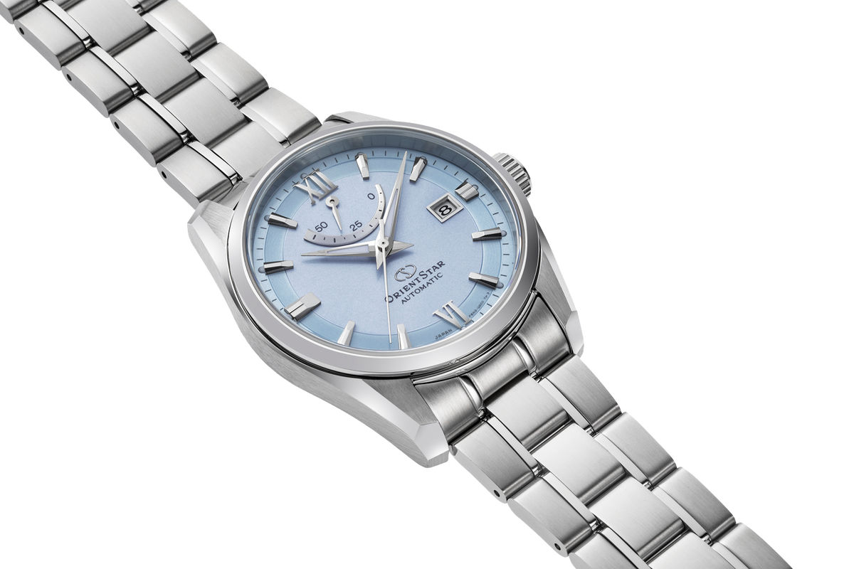 Front Facing Stock Photo While the watch is laying flat
Orient Star RE-AU0109L