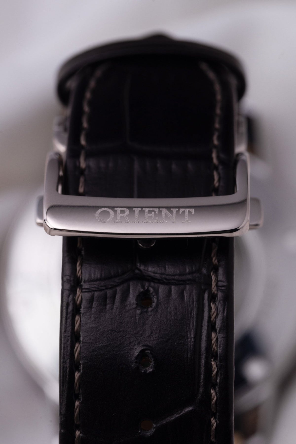 LEATHER STRAP WITH DEPLOYANT CLASP